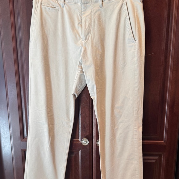 J. Crew Men’s 770 Straight-fit Tech Pant. Size 30/30 in Sand. - Picture 1 of 7